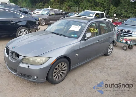 2009 BMW 328I xDrive z USA, uszkodzony, nr VIN WBAUU33589A540456